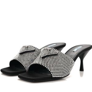 Prada 35 (5) new never work black sequence heel